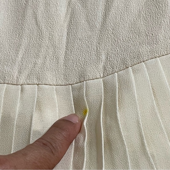 Hayden Elegant Cream Pleated Women's Top - Picture 8 of 9